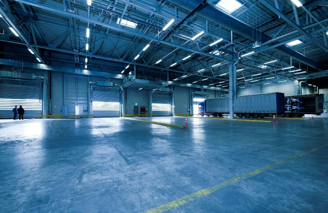 Depósito a prazo vs imobiliário industrial: onde está o seu dinheiro a trabalhar melhor em 2026?
